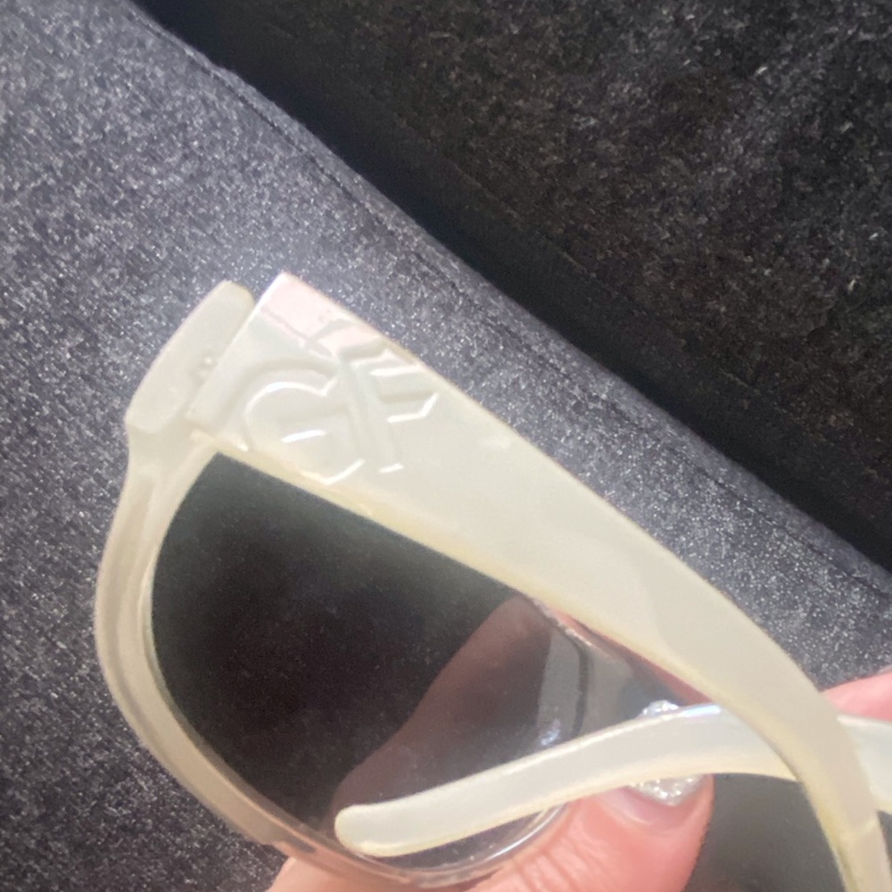 Y2K Vintage authentic Gianfranco Ferrre sunglasses - Picture 4 of 4